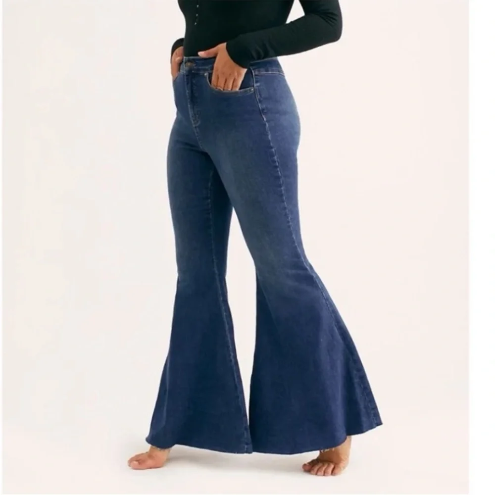 CRVY Super High-Rise Lace-Up Flare Jeans NWT Size 27 S